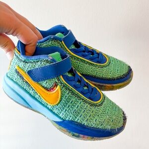 Nike Little Kids - Lebron Pink Diamond Collection Kaleidoscope Sneakers (12.5)